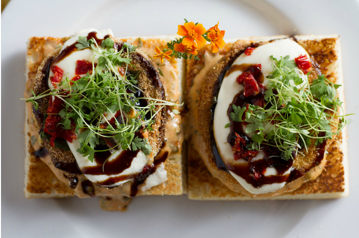 Backwater | restaurant | 1904 Municipal Ln, Melbourne, FL 32901, USA | 3218373925 OR +1 321-837-3925