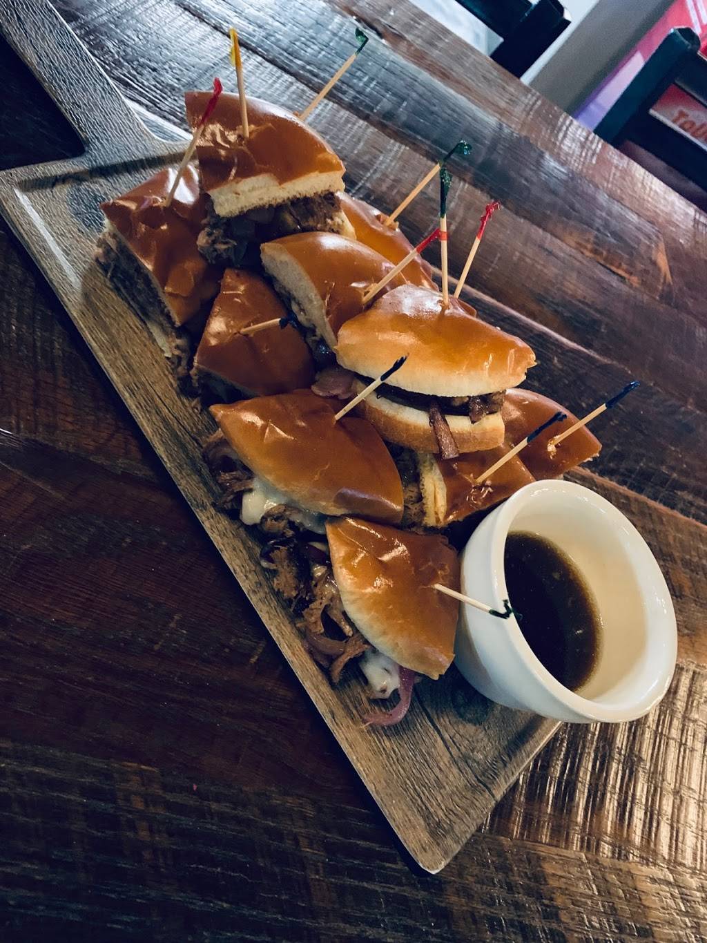 Wishbone Tavern | restaurant | 5251 Delhi Pike, Cincinnati, OH 45238, USA | 5138348607 OR +1 513-834-8607