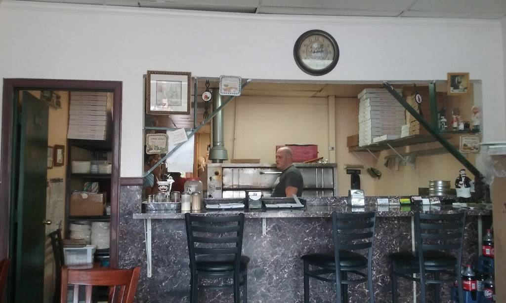 Tippis Pizza | restaurant | 5778 Okeechobee Blvd, West Palm Beach, FL 33417, USA | 5616819224 OR +1 561-681-9224