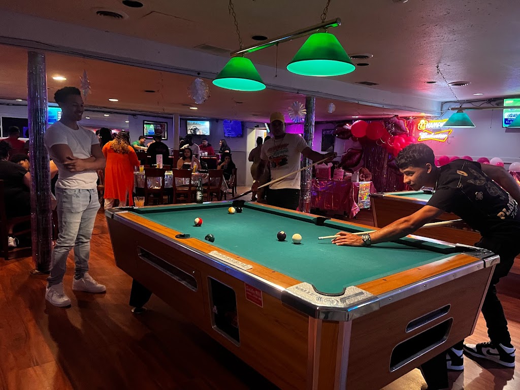 CLEOHs Bar And Grill | restaurant | 22115 Brookpark Rd, Fairview Park, OH 44126, USA | 4407347075 OR +1 440-734-7075