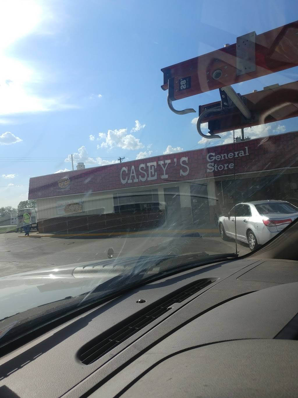 Caseys |  | 290 S North St, Argenta, IL 62501, USA | 2177952051 OR +1 217-795-2051