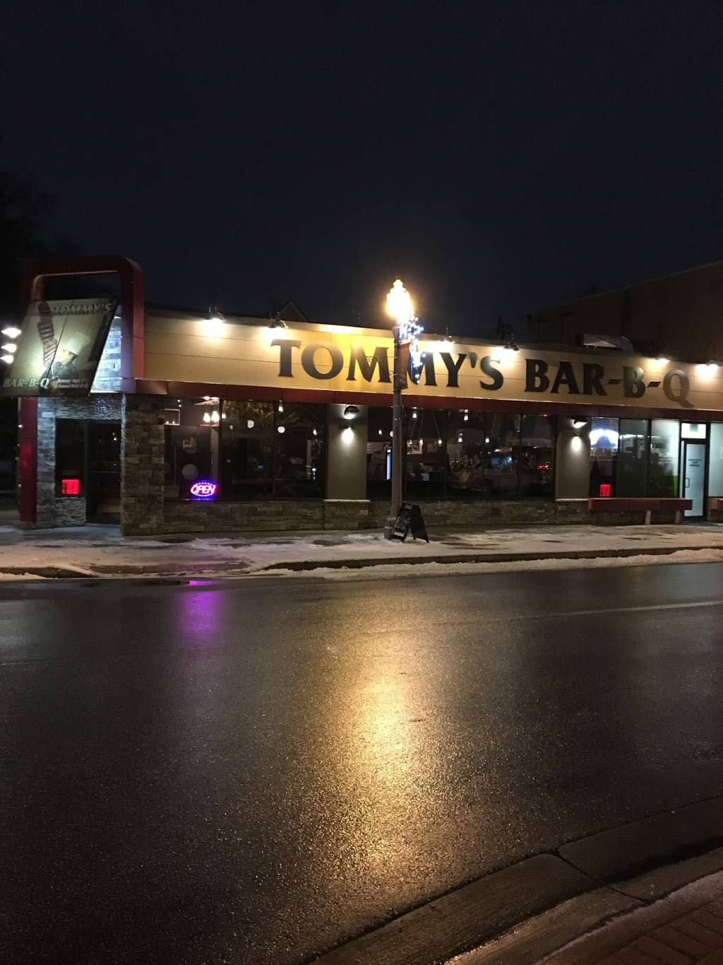 Tommys Bar-B-Q | restaurant | 999 Erie St E, Windsor, ON N9A 3Y9, Canada | 5192541111 OR +1 519-254-1111