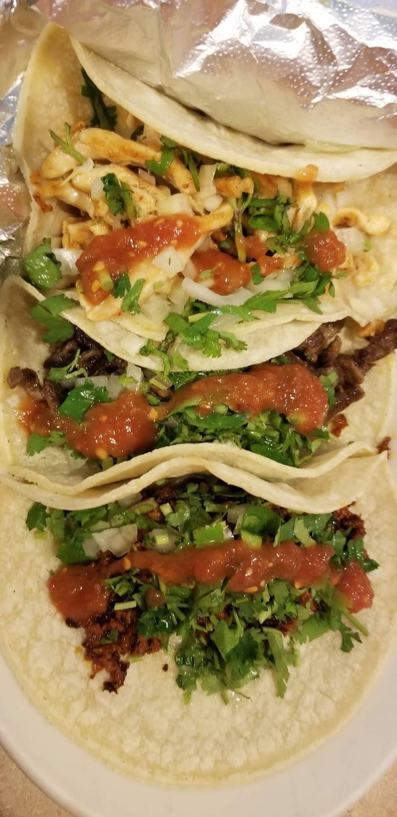 El Lobo | restaurant | 1301 E Broad St, Fuquay-Varina, NC 27526, USA | 9195579540 OR +1 919-557-9540