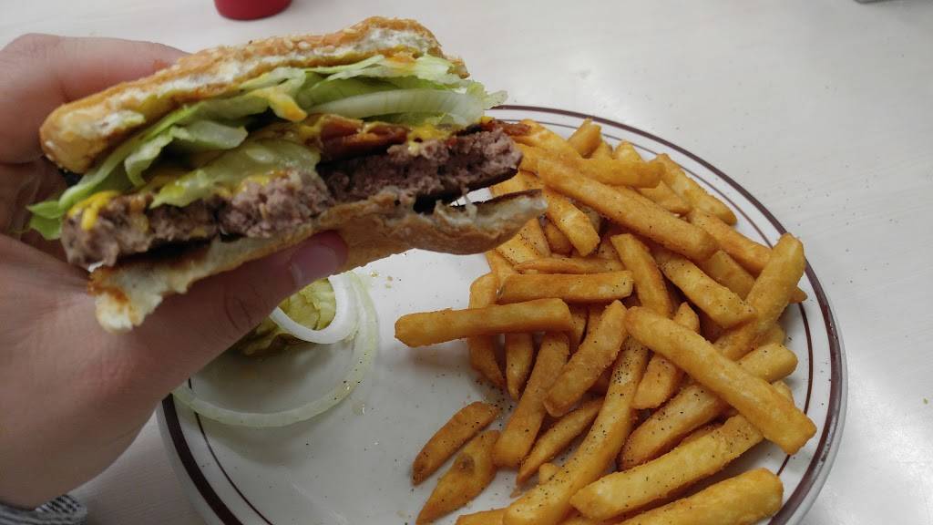 Mikes Coney Island Restaurant | restaurant | 1142 15195, N Holly Rd, Holly, MI 48442, USA | 2486342570 OR +1 248-634-2570