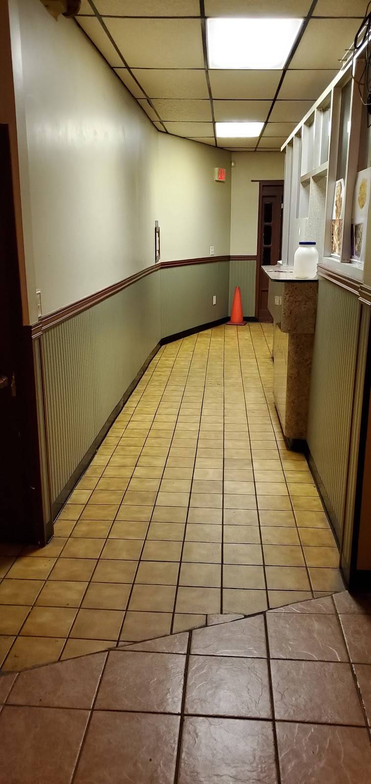 Kenedougou African Grill | restaurant | 111 W 8th St, Wilmington, DE 19801, USA | 3025437546 OR +1 302-543-7546