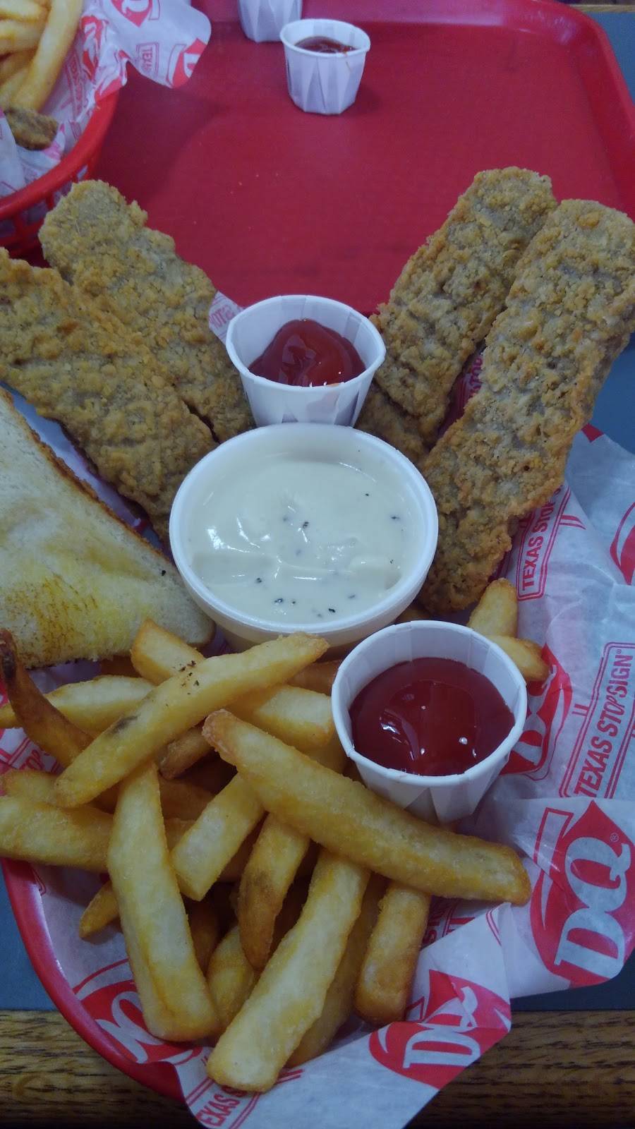 Dairy Queen Store | restaurant | 421 TX-16, Bandera, TX 78003, USA | 8307963595 OR +1 830-796-3595