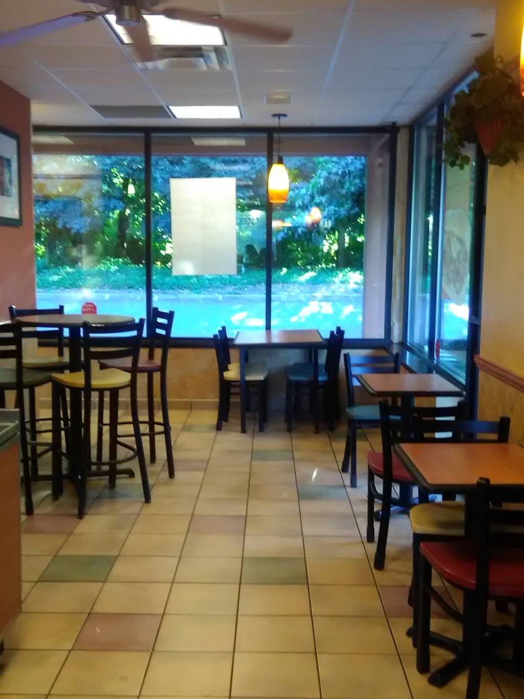 Subway | meal takeaway | 30365 SE High Point Way, Preston, WA 98050, USA | 4252223888 OR +1 425-222-3888