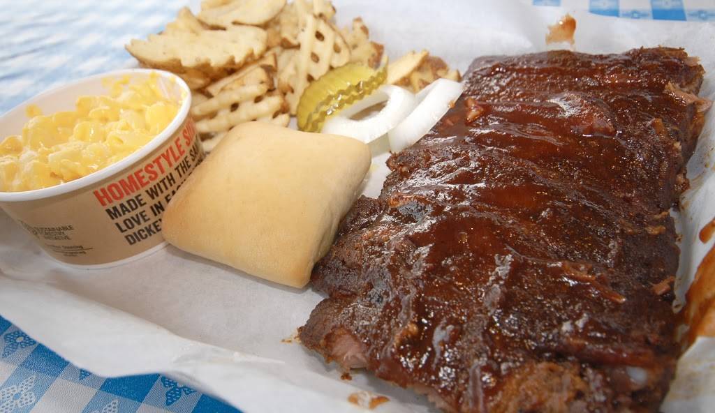 Dickeys Barbecue Pit | restaurant | 624 Corwin Nixon Blvd, South Lebanon, OH 45065, USA | 5137701026 OR +1 513-770-1026