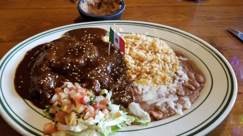 Los Tres Chiles | restaurant | 2765 Yulupa Ave, Santa Rosa, CA 95405, USA | 7073045724 OR +1 707-304-5724