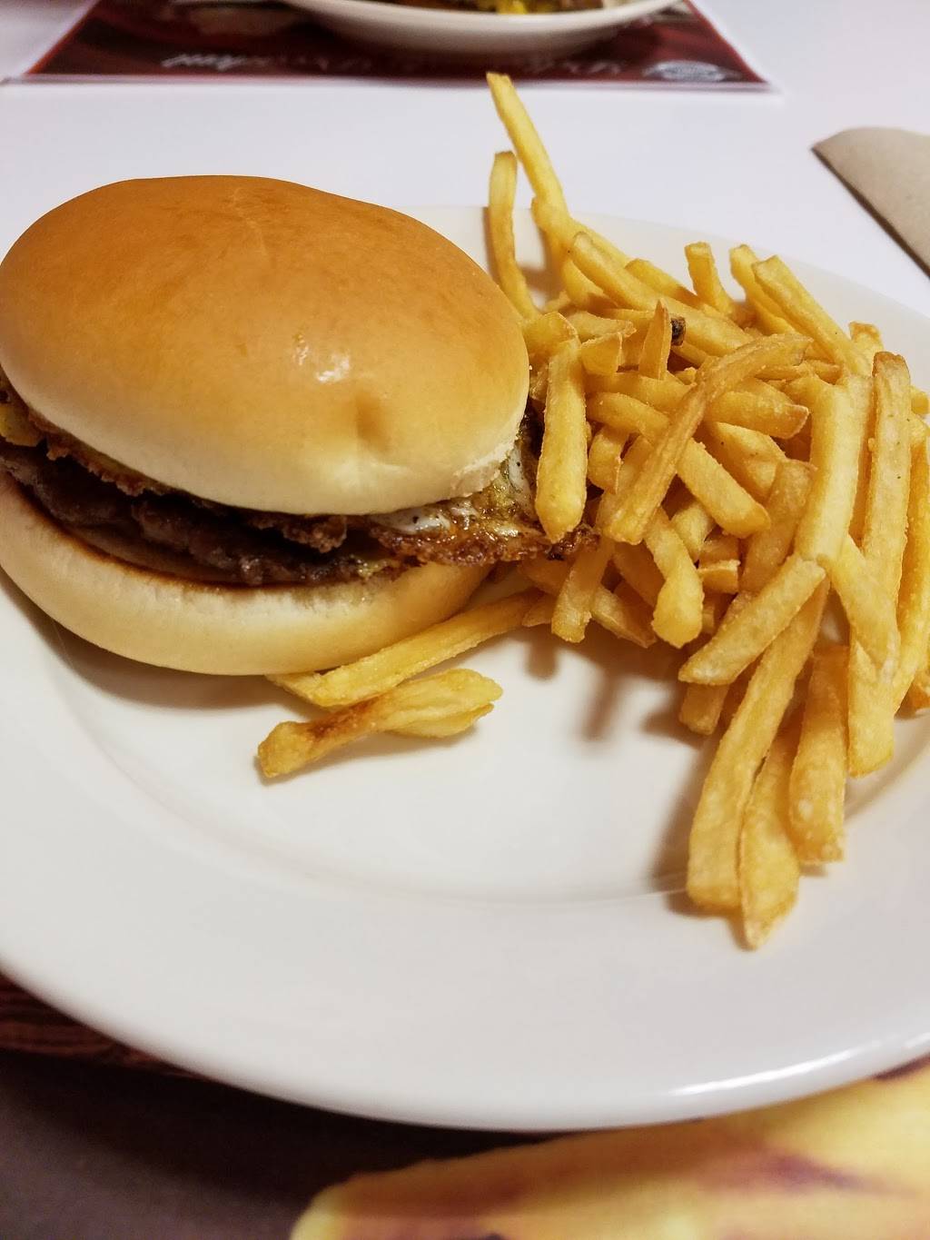 Steak n Shake | restaurant | 630 S Sutton Rd, Streamwood, IL 60107, USA | 6304978109 OR +1 630-497-8109