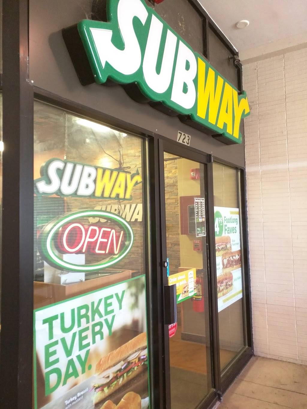 Subway | restaurant | 723 Boston-Providence Turnpike, Dedham, MA 02026, USA | 7816861658 OR +1 781-686-1658