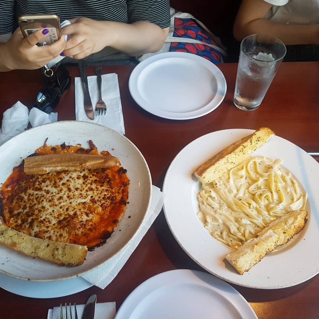 Romios Pizza & Pasta | restaurant | 2801 Western Ave E, Seattle, WA 98121, USA | 2062845420 OR +1 206-284-5420