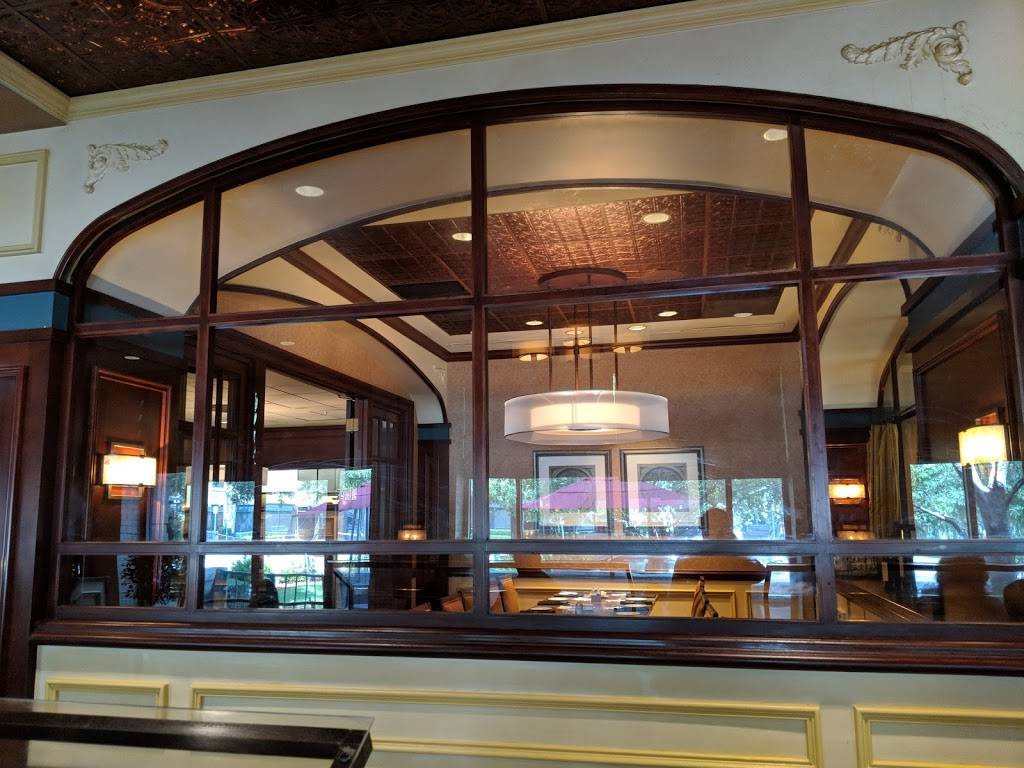 Augustinos Italian Eatery and Prime Steaks | restaurant | 2 10th St, Augusta, GA 30901, USA | 7068236521 OR +1 706-823-6521