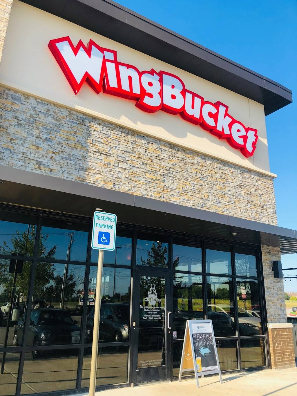 Wing Bucket | restaurant | 3510 W University Dr, McKinney, TX 75071, USA | 2148563570 OR +1 214-856-3570
