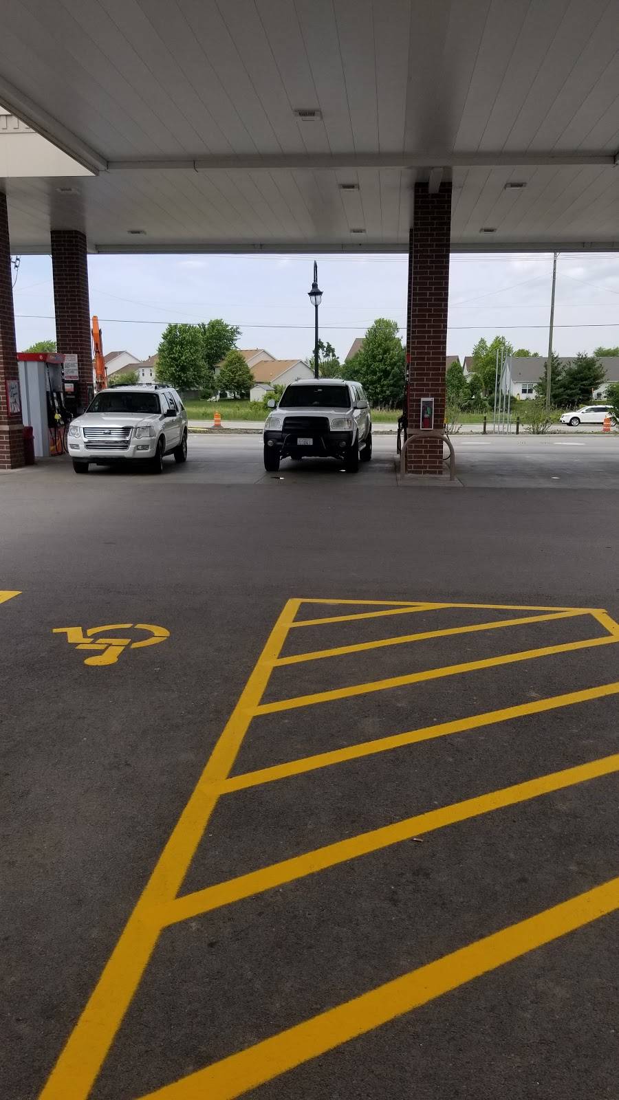 Gas N Wash | restaurant | 1201 W Jefferson St, Shorewood, IL 60404, USA | 8152806590 OR +1 815-280-6590