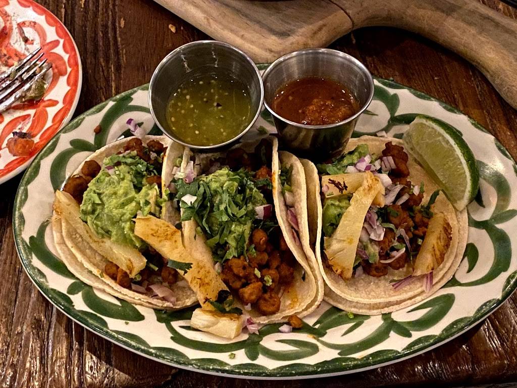 El Toro mexican grill | restaurant | 69 New St, New York, NY 10004, USA | 2123633900 OR +1 212-363-3900