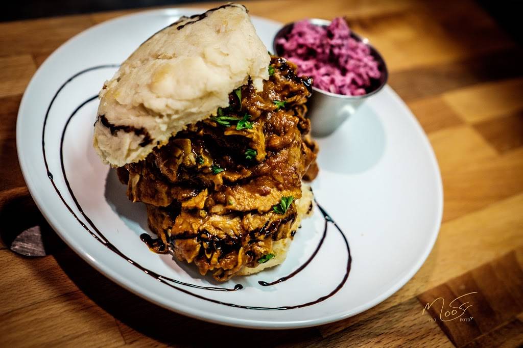 Whiskey Alley | restaurant | 227 The Alley SW, Aiken, SC 29801, USA | 8032260579 OR +1 803-226-0579