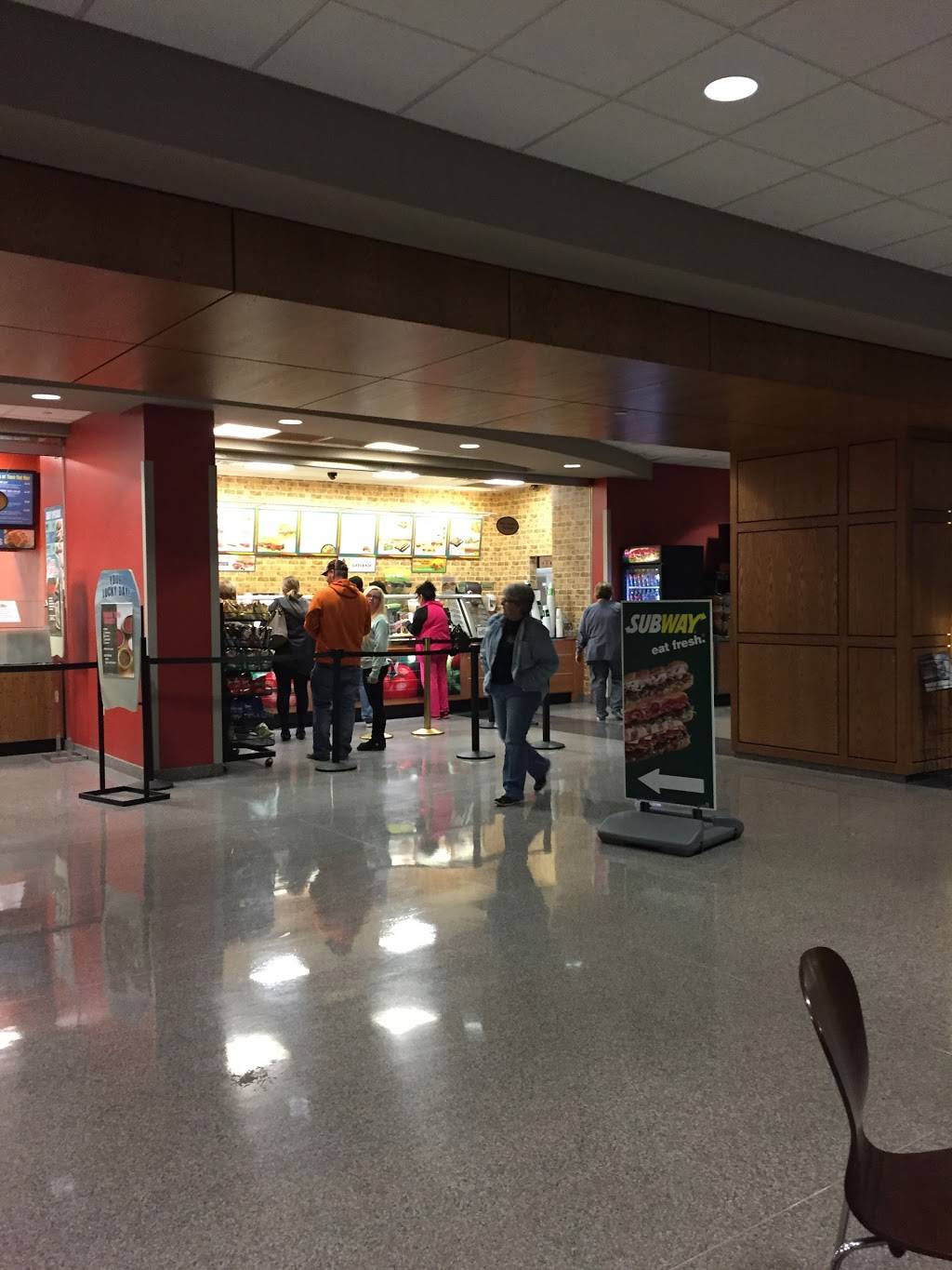 Subway | meal takeaway | Heart & Vascular, 5000 Hennessy Blvd Tower 1st Flr, Baton Rouge, LA 70808, USA | 2257691200 OR +1 225-769-1200