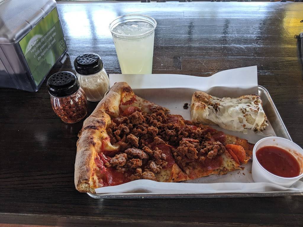 Papa Kenos Pizzeria | restaurant | 2330 University Ave, Des Moines, IA 50311, USA | 5156300796 OR +1 515-630-0796