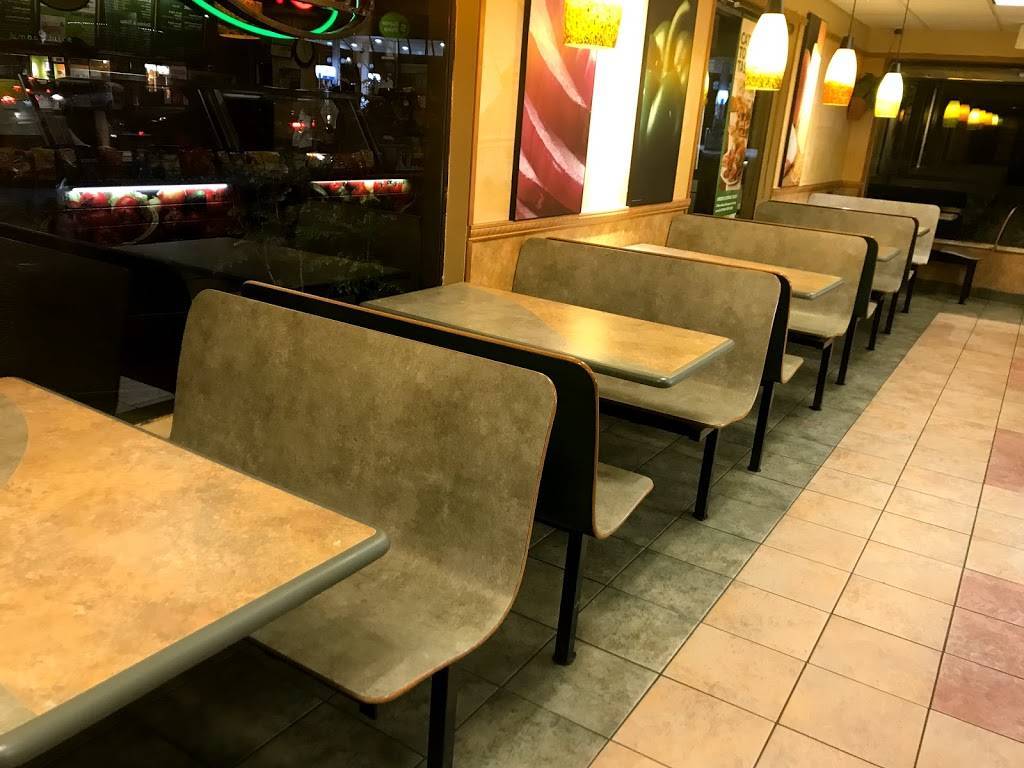 Subway | meal takeaway | 16001 Redmond Way, Redmond, WA 98052, USA | 4258859210 OR +1 425-885-9210