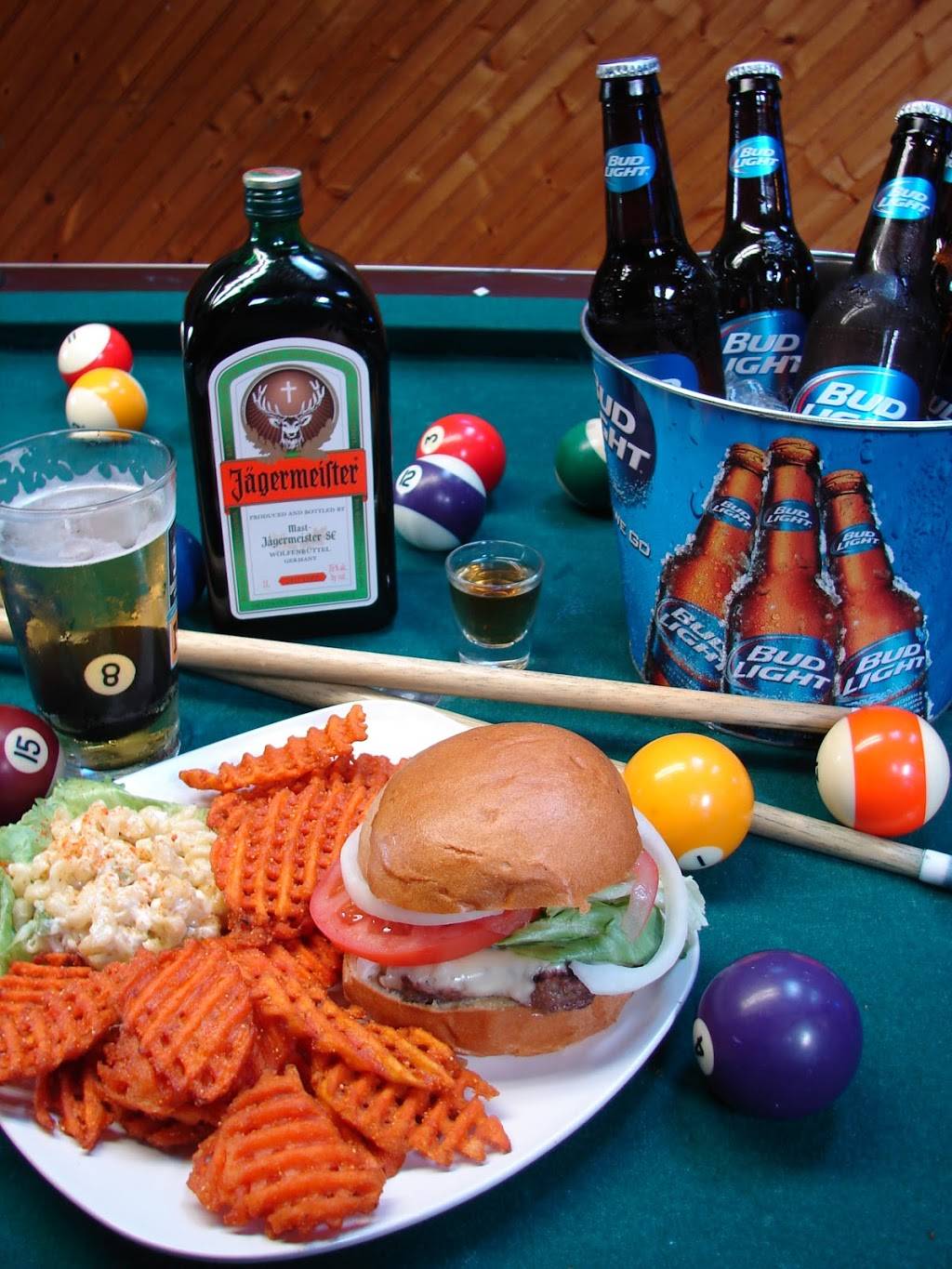 Muddys Tavern | restaurant | 40 Lincoln Ave, Watervliet, NY 12189, USA | 5182739892 OR +1 518-273-9892