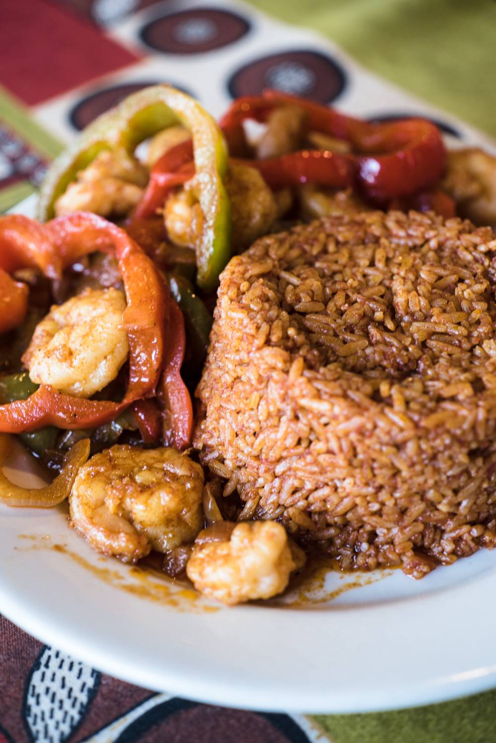 Yassa African Restaurant | restaurant | 3511 S King Dr, Chicago, IL 60653, USA | 7734885599 OR +1 773-488-5599