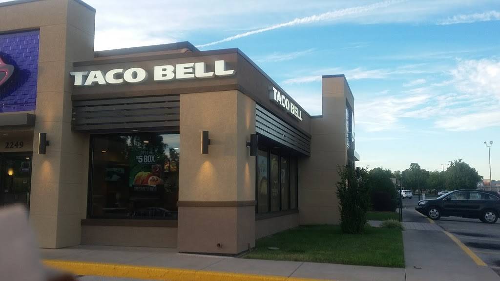 Taco Bell | meal takeaway | 2249 E Sunshine St, Springfield, MO 65804, USA | 4178868897 OR +1 417-886-8897