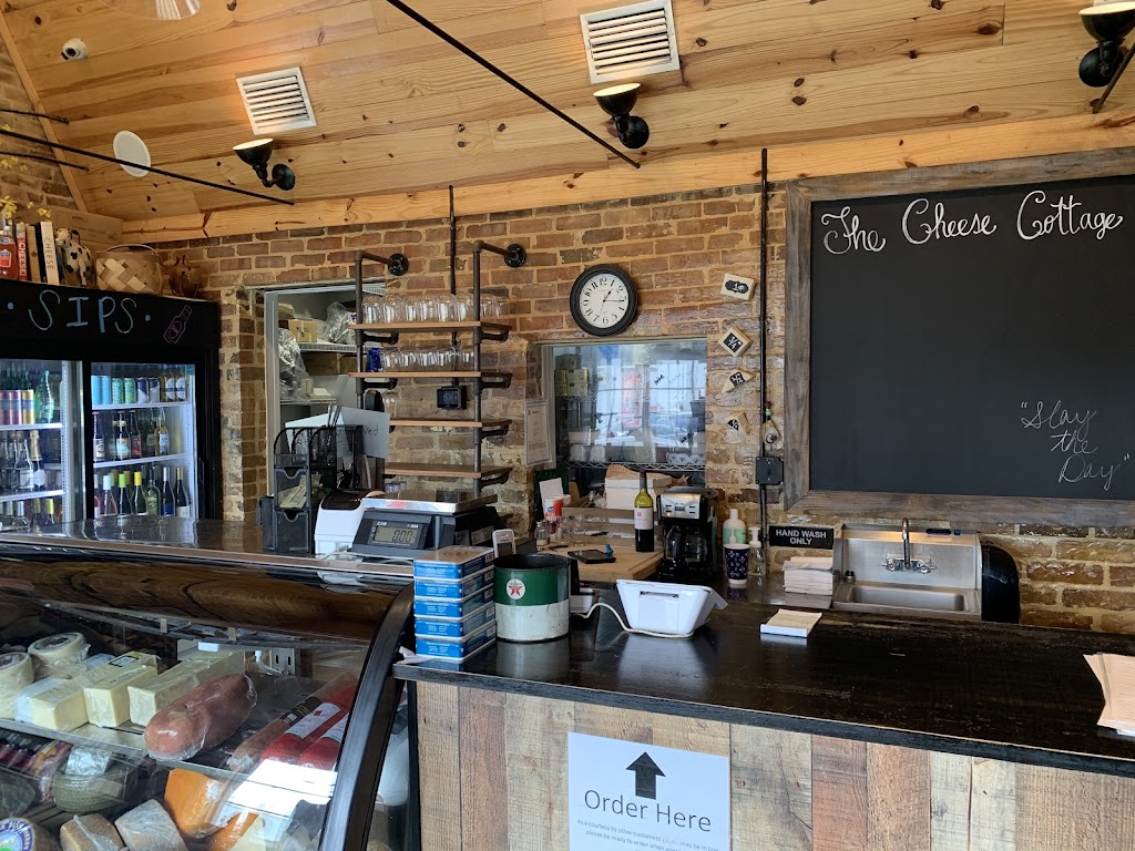 The Cheese Cottage | restaurant | 650 St Louis St, Mobile, AL 36602, USA | 2512322645 OR +1 251-232-2645