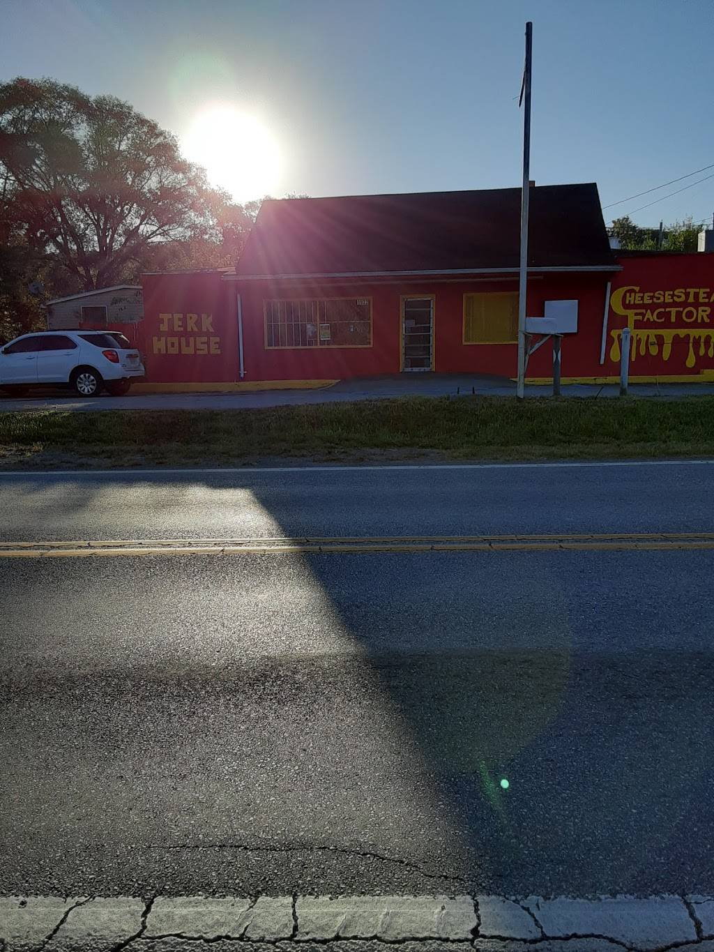 Jerkhouse & Cheesesteak Factory Bennington | restaurant | 1922 Bennington St SE, Roanoke, VA 24014, United States | 5406559041 OR +1 540-655-9041