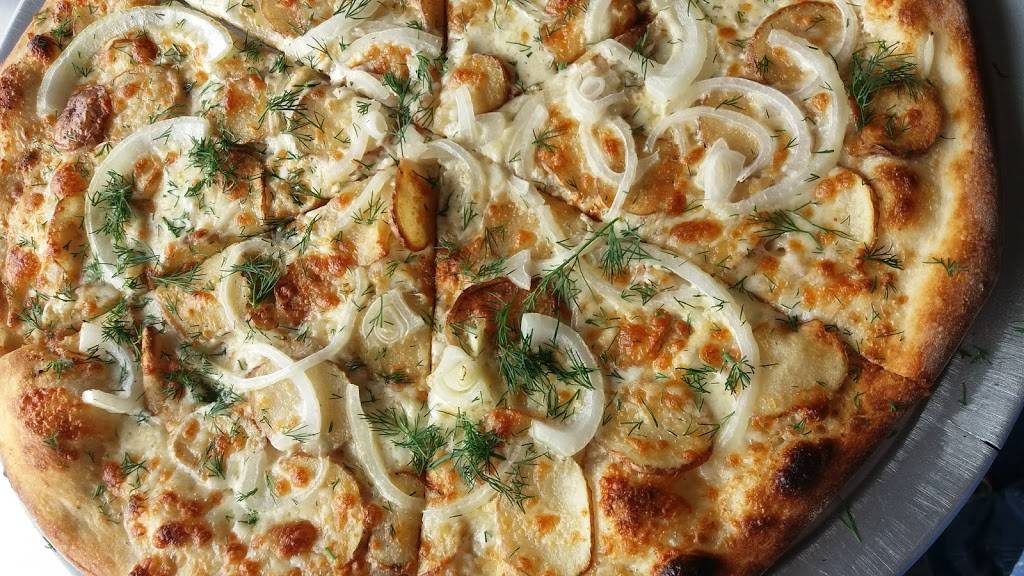 Moto Pizza | meal takeaway | 8 Merchants Rd #7, Sandwich, MA 02563, USA | 5088337322 OR +1 508-833-7322