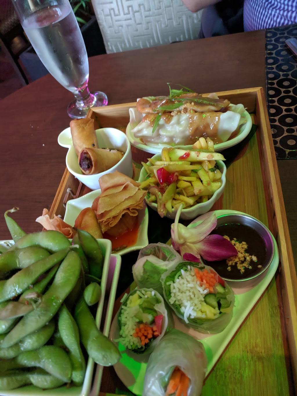 Kiyomi Tapas | restaurant | 145 Promenade Du Centropolis, Laval, QC H7T 0B3, Canada | 4506883152 OR +1 450-688-3152