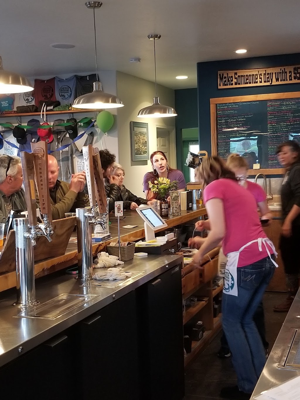 Chetco Brewing Company | restaurant | 830 Railroad St, Brookings, OR 97415, USA | 5416615347 OR +1 541-661-5347