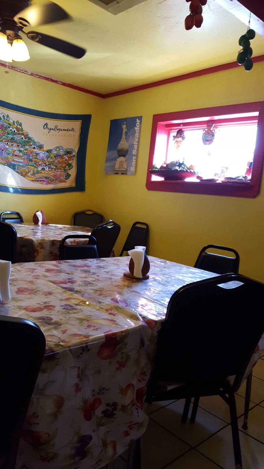 La Salvadorena | restaurant | 1103 S McDonald St, McKinney, TX 75069, USA | 9725421506 OR +1 972-542-1506