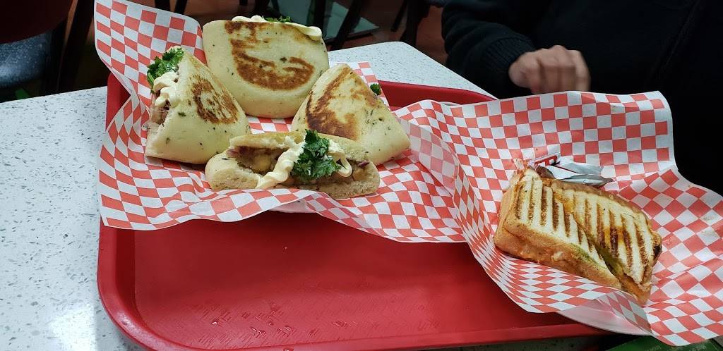 Royal Paan | restaurant | 7920 Hurontario St #35, Brampton, ON L6Y 0C7, Canada | 9057967226 OR +1 905-796-7226