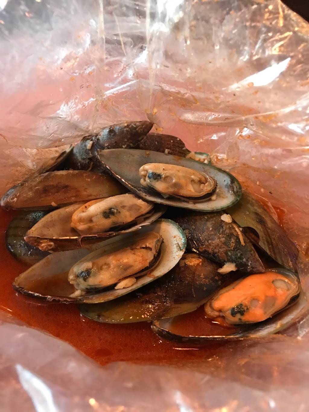 Urban Crawfish | restaurant | 670 Quince Orchard Rd, Gaithersburg, MD 20878, USA | 2404745302 OR +1 240-474-5302