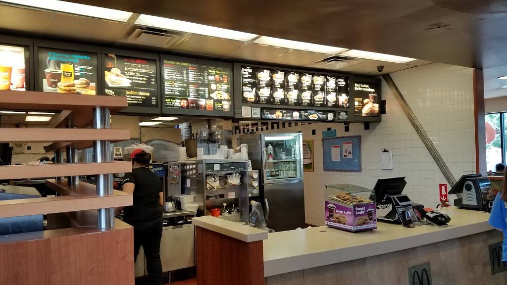 McDonalds | cafe | 1401 E Noble Ave, Visalia, CA 93292, USA | 5596272318 OR +1 559-627-2318