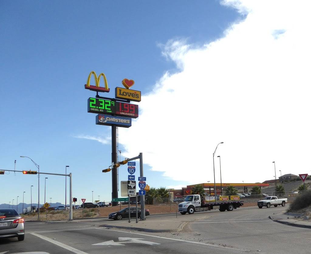 Chesters Chicken | restaurant | 3000 N Park Dr, Anthony, TX 79821, USA | 9158869067 OR +1 915-886-9067