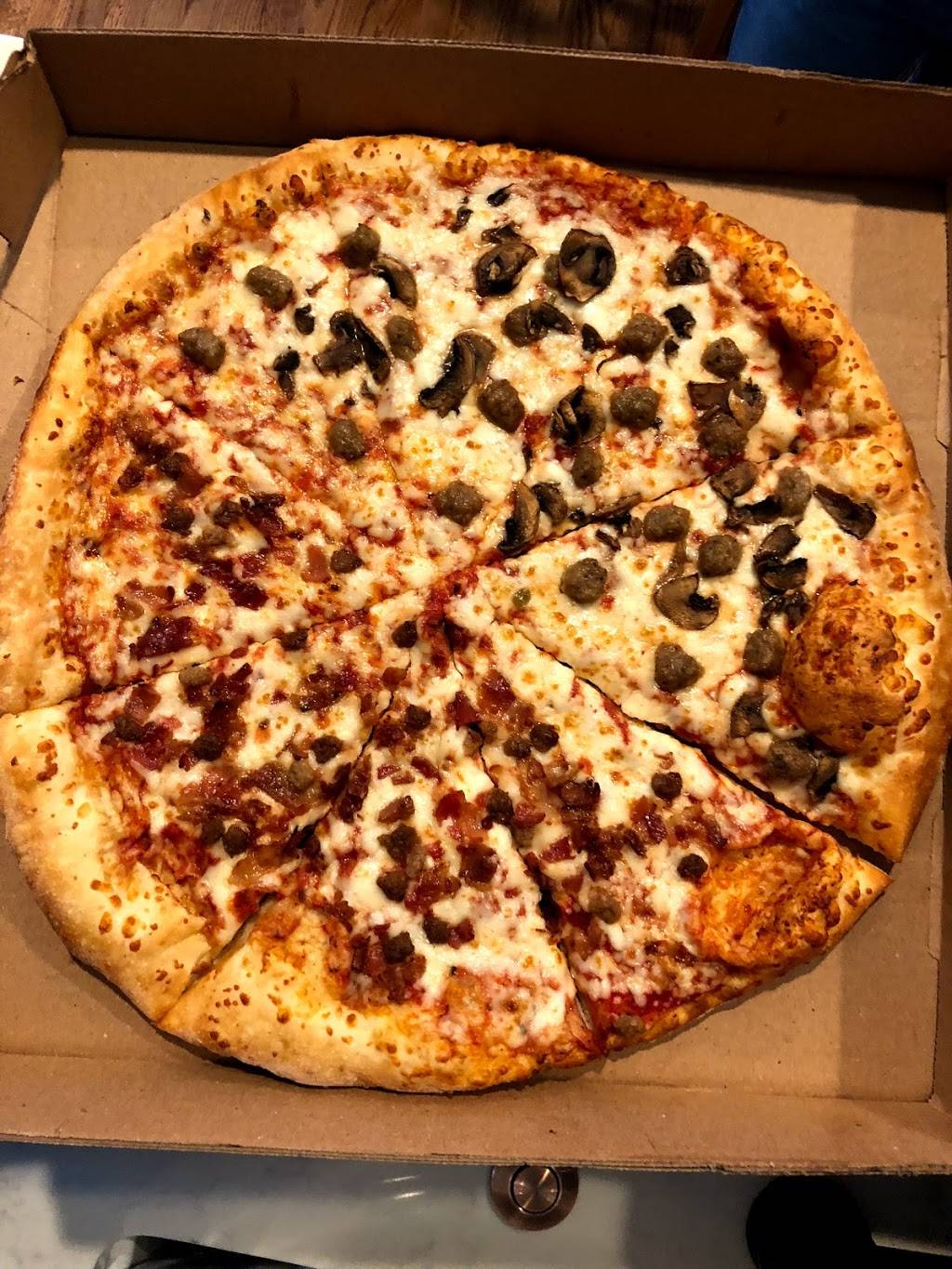 Michelangelos Pizza | restaurant | 928 US-64 W, Apex, NC 27523, USA | 9194628880 OR +1 919-462-8880