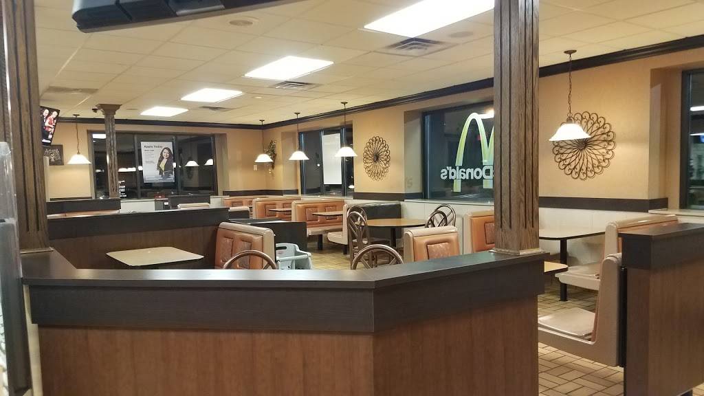 McDonalds | cafe | 3102 W Locust, Davenport, IA 52804, USA | 5633869355 OR +1 563-386-9355