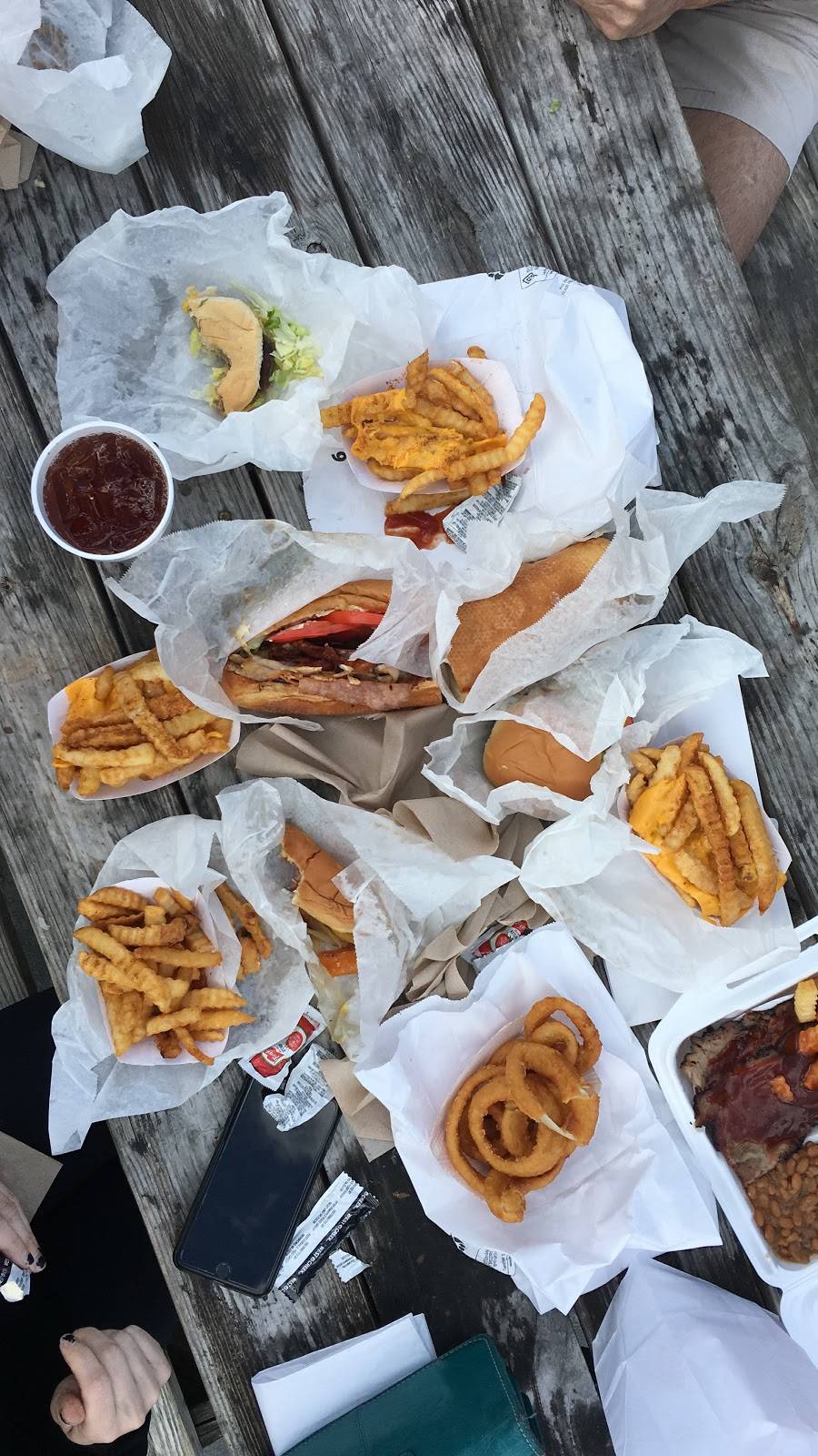 Mikes Chuckwagon | meal takeaway | 94 Green River Rd, Zirconia, NC 28790, USA | 8286982333 OR +1 828-698-2333