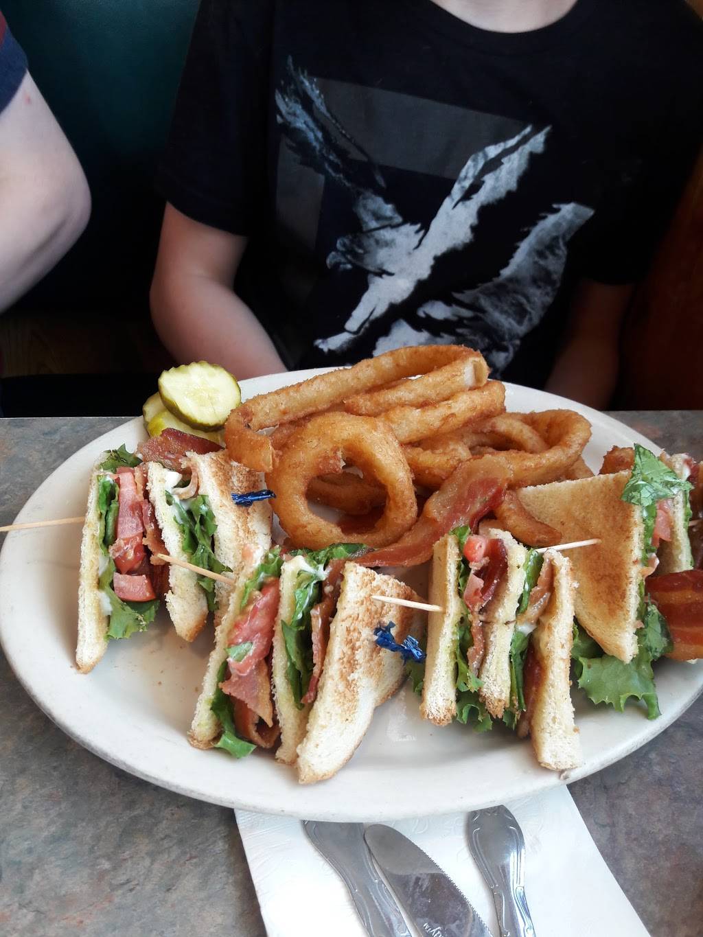 Lehigh Restaurant | restaurant | 4835 W Henrietta Rd #9303, Henrietta, NY 14467, USA | 5853342520 OR +1 585-334-2520