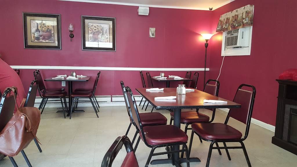 Ruths Place | restaurant | 17555 Virgil H Goode Hwy, Rocky Mount, VA 24151, USA | 5404897884 OR +1 540-489-7884