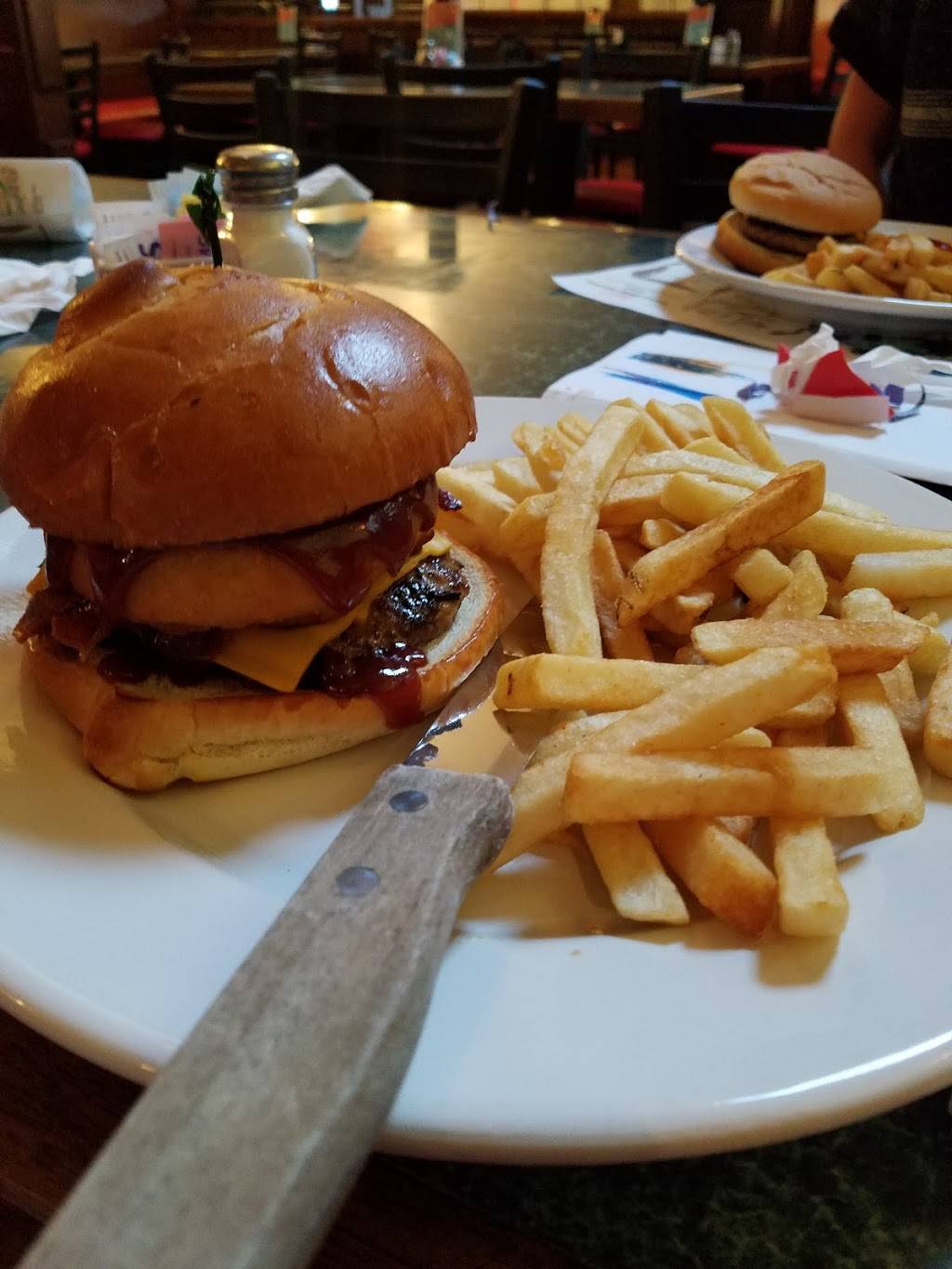 Covas Great American Food | restaurant | 2000 E Childs Ave, Merced, CA 95341, USA | 2095804598 OR +1 209-580-4598