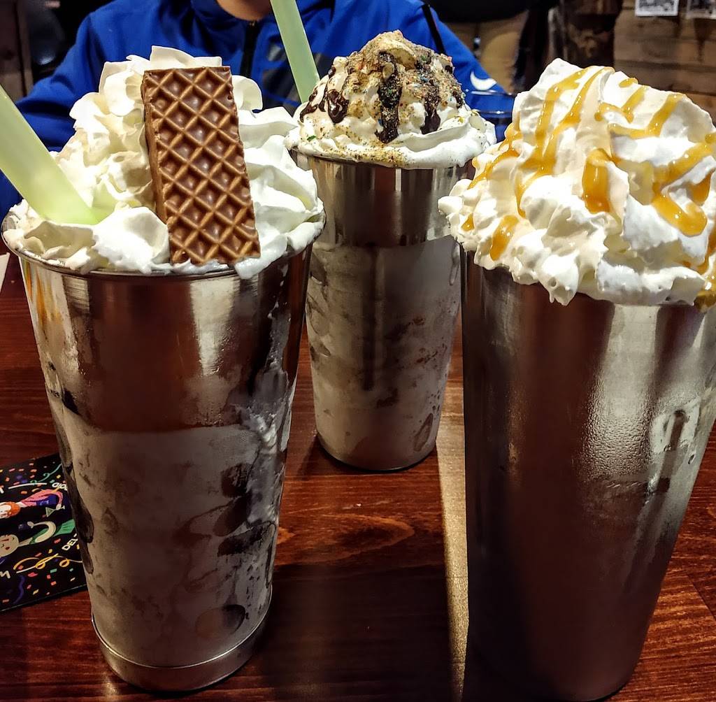 Grabs Burger Bar | restaurant | 2324 18th St, Kenosha, WI 53140, USA | 2627640848 OR +1 262-764-0848