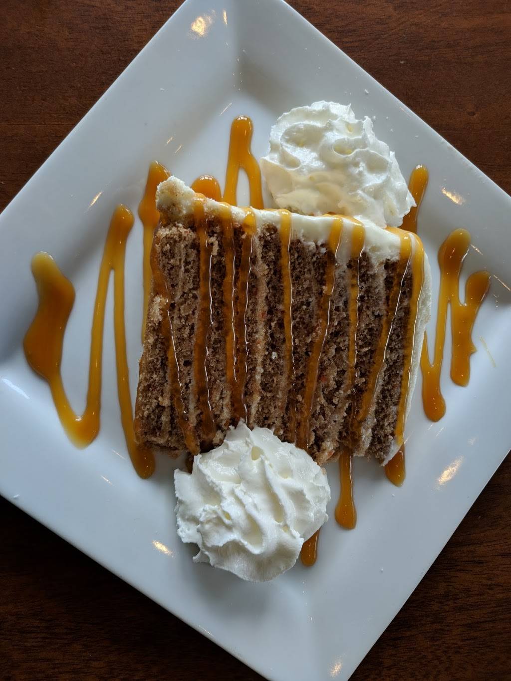 The Cove Bar and Grille | restaurant | 31806 Lake View Dr, Selbyville, DE 19975, USA | 3024363200 OR +1 302-436-3200