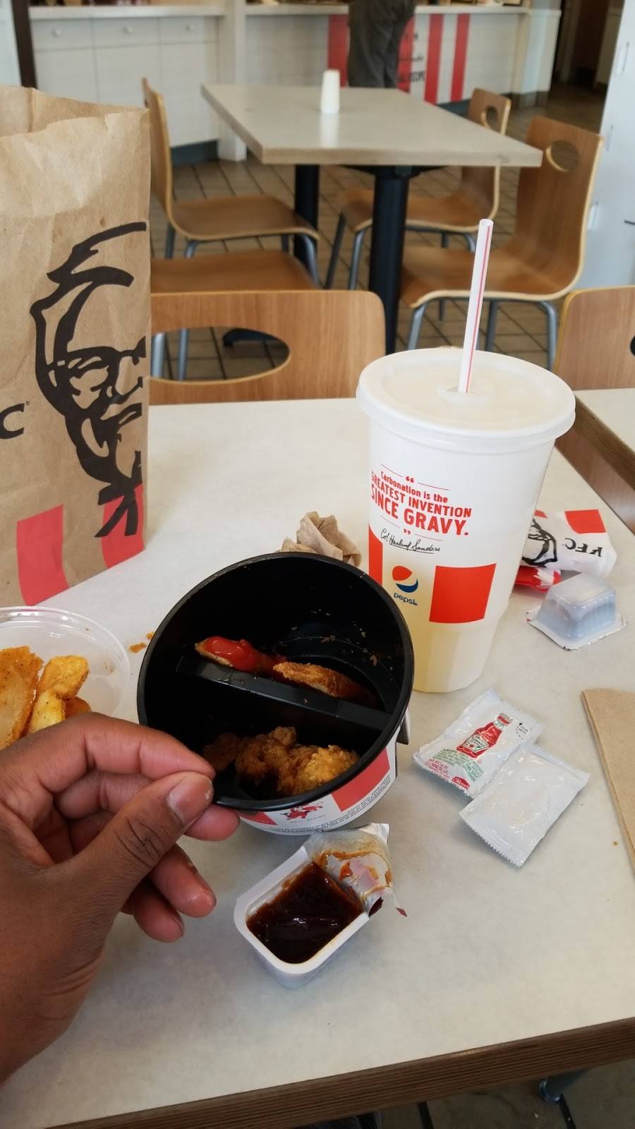 KFC | restaurant | 3215 S Perkins Rd, Memphis, TN 38118, USA | 9013622492 OR +1 901-362-2492