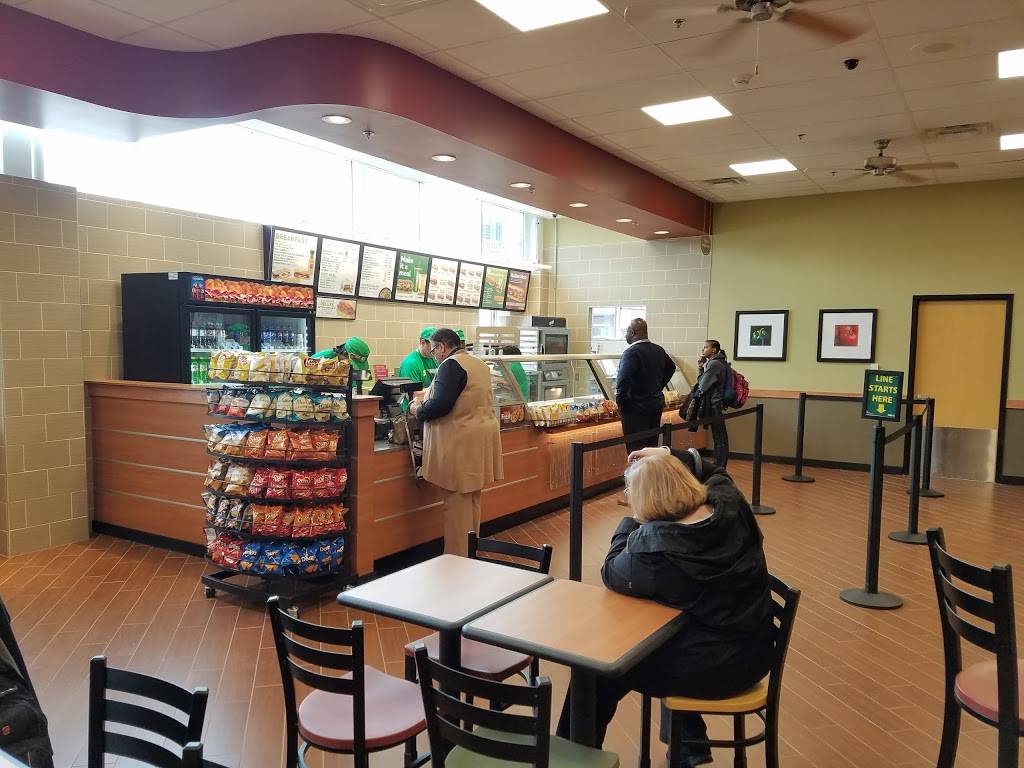 Subway | restaurant | 283 Cleveland Ave,, Discovery Exchange, Columbus State Comm. College, Columbus, OH 43215, USA | 6142873953 OR +1 614-287-3953