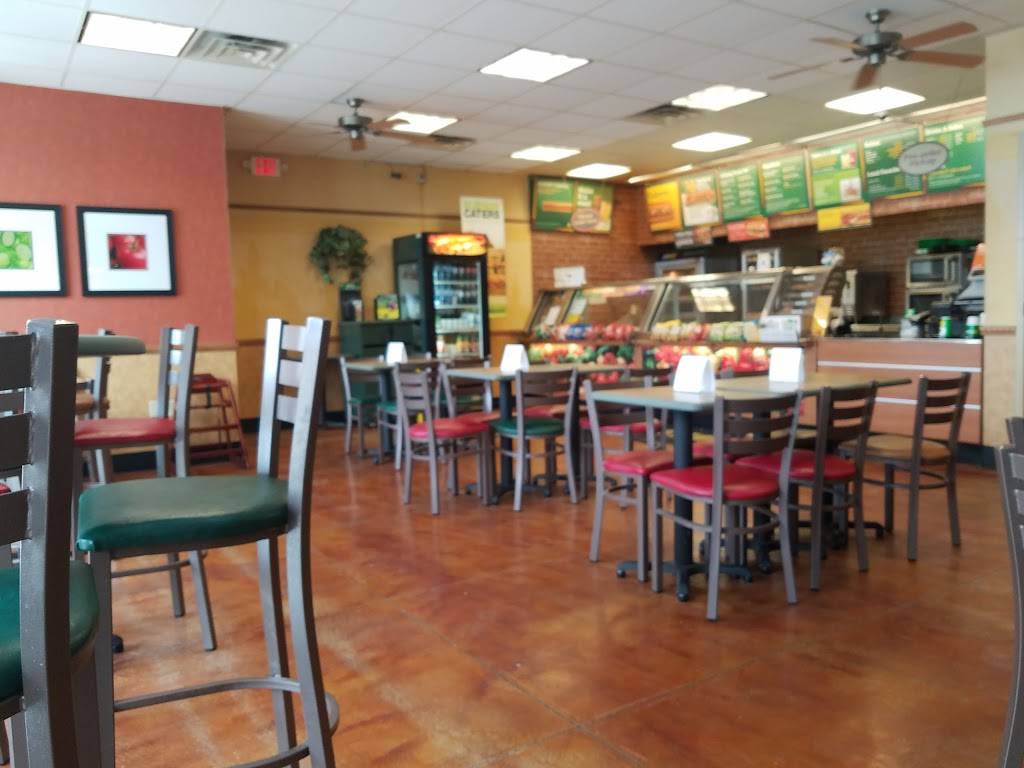 Subway | restaurant | 2827 E Washington St, West Bend, WI 53095, USA | 2623389105 OR +1 262-338-9105