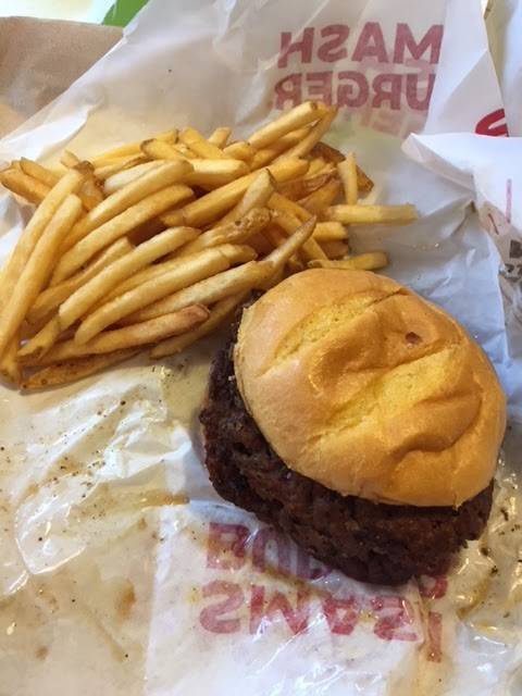 Smashburger | restaurant | 5870 W Thunderbird Rd, Glendale, AZ 85306, USA | 6024394050 OR +1 602-439-4050