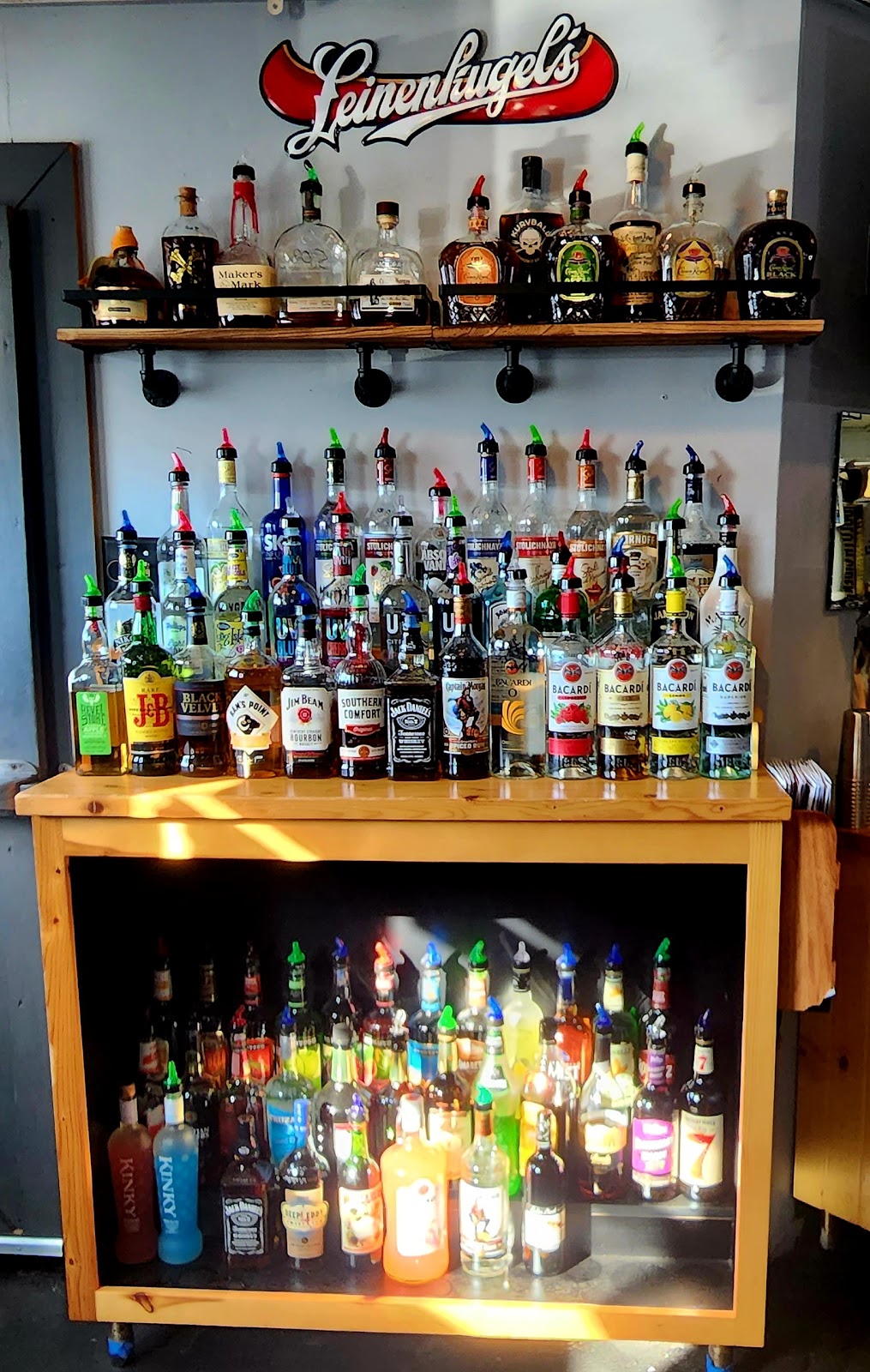 Mama Ts Smokin Eats | restaurant | 6428 Tower Ave, Superior, WI 54880, USA | 7157180566 OR +1 715-718-0566